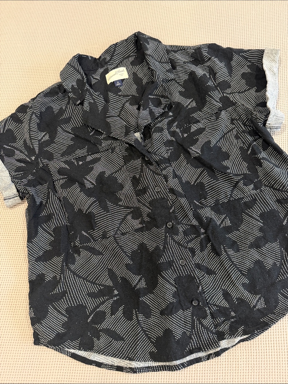 Universal Thread Black Floral Short-Sleeve Button-Down Shirt